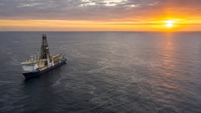Petrobras identifica hidrocarbonetos na Foz do Amazonas, na Margem Equatorial<span style='display:block;font-size:0.55em;font-weight:400;line-height:1.35;color:#555;margin-top:10px'>Poço Morpho fica a cerca de 175 quilômetros da costa do Amapá; perfuração seguirá para avaliar a descoberta.</span>