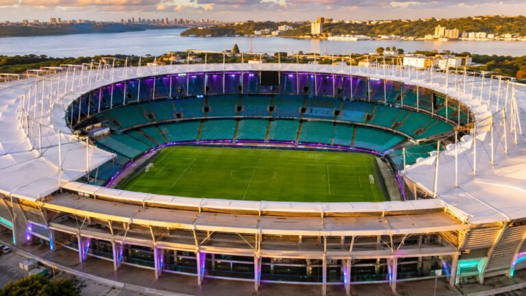 Fifa divulga calendário e Salvador terá sete jogos da Copa do Mundo Feminina de 2027<span style='display:block;font-size:0.55em;font-weight:400;line-height:1.35;color:#555;margin-top:10px'>Arena Fonte Nova receberá seis partidas da fase de grupos e uma das oitavas de final, entre 25 de junho e 12 de julho.</span>