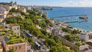 Vista aérea de Salvador em ação sobre planejamento climático urbano