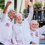 Lula e Jerônimo Rodrigues durante caminhada em Salvador