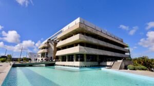 Fachada da Assembleia Legislativa da Bahia, em Salvador