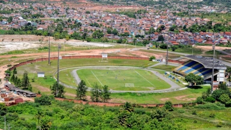 Vista aérea do Estádio Fernando Ferreira Lopes, em Camaçari