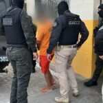 Transferência de presos sob escolta policial para presídios federais