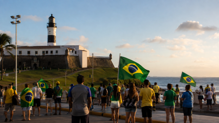 Ato 7 de Setembro em Salvador terá apoio a Flávio Bolsonaro e críticas a Moraes no Farol da Barra<span style='display:block;font-size:0.55em;font-weight:400;line-height:1.35;color:#555;margin-top:10px'>Manifestação convocada por lideranças do PL-BA acontece na manhã desta segunda-feira; candidato à Presidência estará em São Paulo.</span>