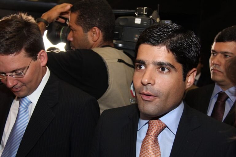Derrota de ACM Neto: ex-prefeito quer “mudar o Brasil” e deixa apoio a Flávio em aberto<span style='display:block;font-size:0.55em;font-weight:400;line-height:1.35;color:#555;margin-top:10px'>Após perder para Jerônimo, líder do União Brasil na Bahia criticou a campanha adversária e disse que vai ouvir o partido antes de definir posição no 2º turno.</span>