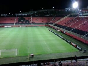 Vista interna do Estádio Barradão, em Salvador
