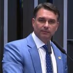 Flávio Bolsonaro discursa no Senado Federal