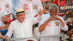 Lula, Jerônimo Rodrigues e Jaques Wagner em ato de campanha, em foto de arquivo