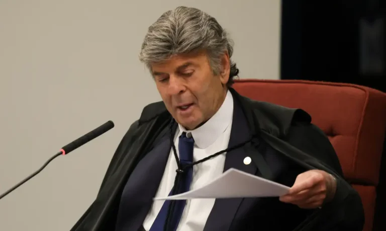 Ministro Luiz Fux chega para sessão da Primeira Turma do Supremo Tribunal Federal