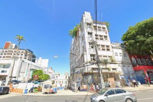 Fachada do antigo prédio da Embasa na Avenida Sete de Setembro, em Salvador, em registro do Google Street View.