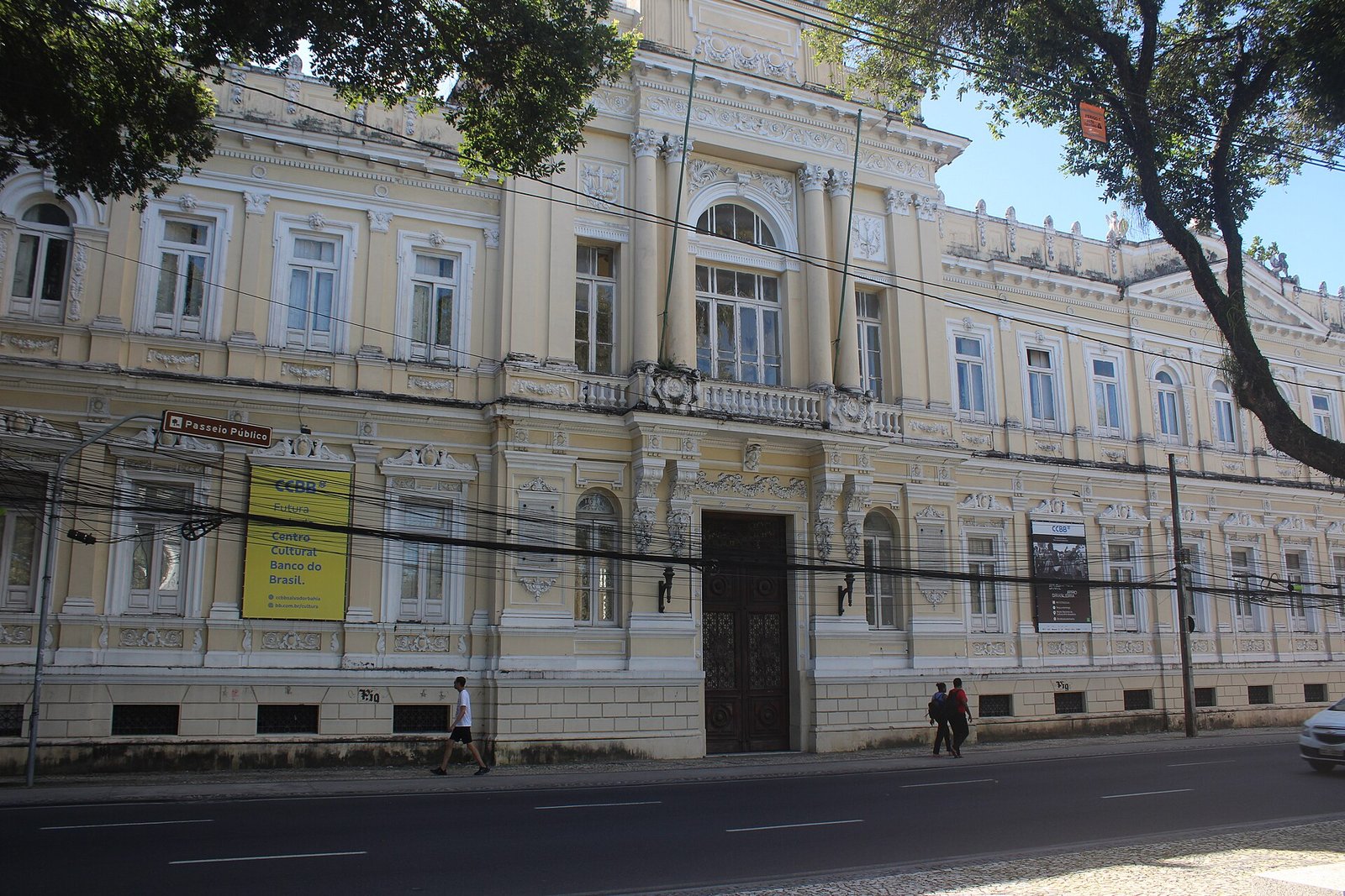 Fachada histórica do Palácio da Aclamação, na Avenida Sete de Setembro, em Salvador